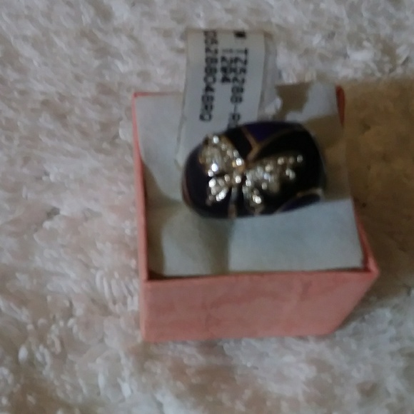 Gorgeous Gold Tone Purple Enamel Ring - Picture 5 of 7